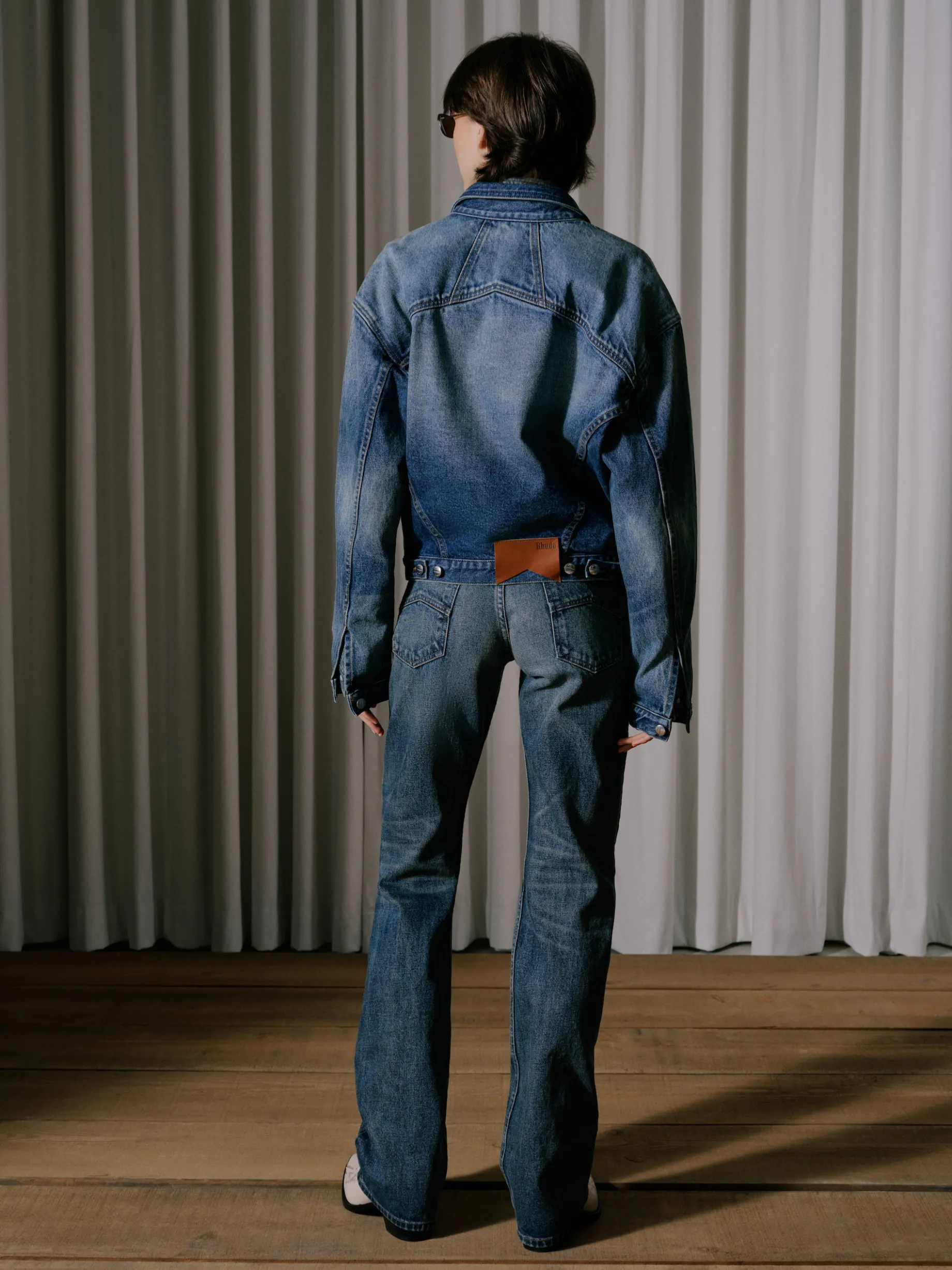 LOW-WAIST FLARE DENIM