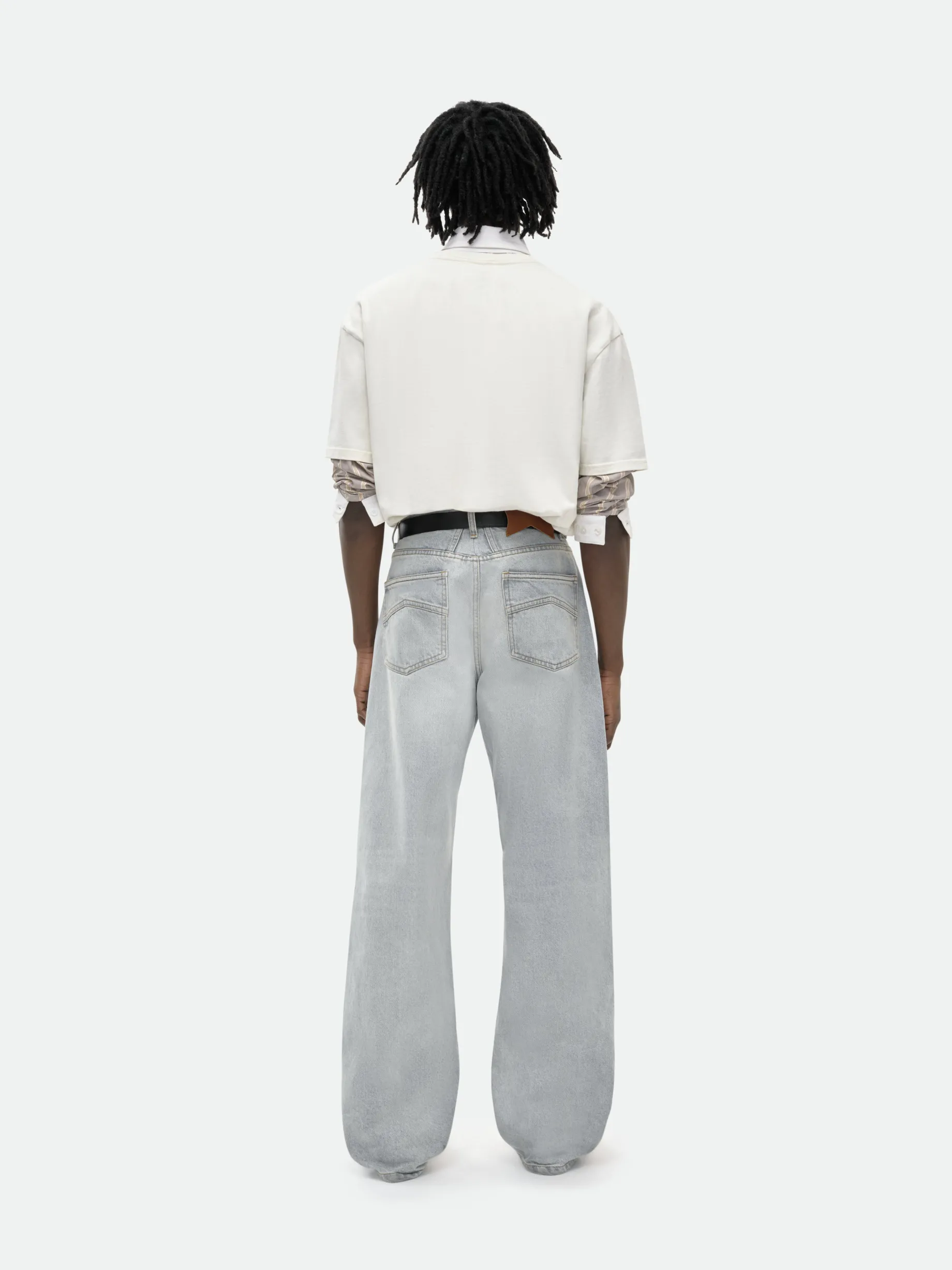 RUNWAY SCRIPT TEE